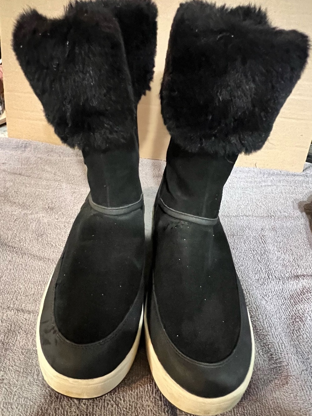 Koolaburra Black Faux Fur Cuff Winter Boots